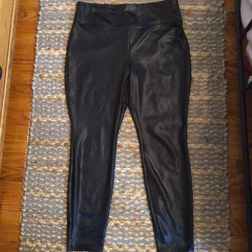 Scuba/faux leather leggings